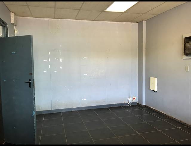 400M² WAREHOUSE RENTED IN BRIARDENE